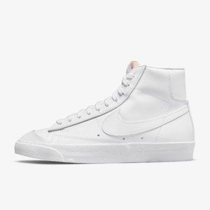 White Nike blazer mid 77 women’s 8 NWOT